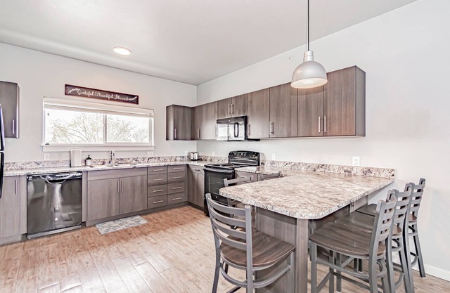 Family Base Near Waterpark, Zoo, and Yellowstone