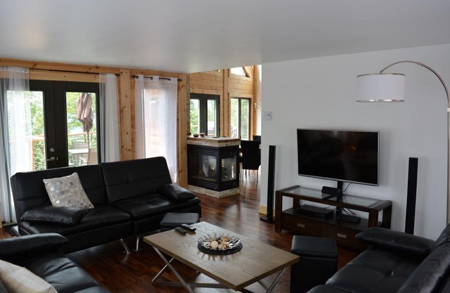Family, Comfortable, Luxurious with Spa (Unit 2)