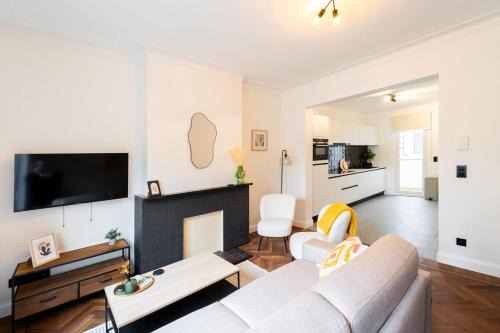 Family-Friendly 2-Bedroom Apartment in Antwerp
