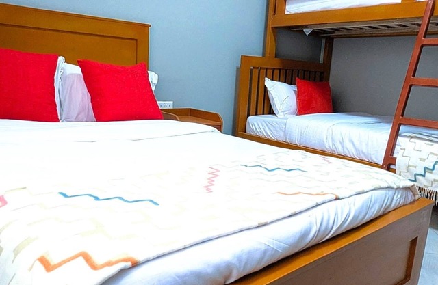 Family-Friendly 3Bedroom Apartment| Near The Mall