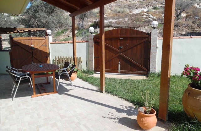Family Friendly Apartment For 6 Persons In A Quiet Village Called Pitsidia