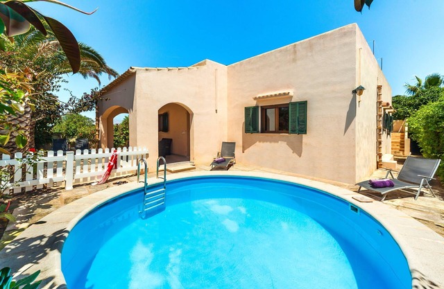 Family-friendly villa with pool - Casa Mediterranea I