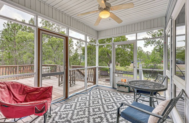 Family-Friendly Harrells Home w/Fire Pit + Kayaks