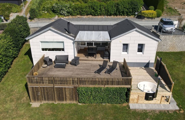 Family-friendly holiday home with a panoramic view of the Aabenraa Fjord
