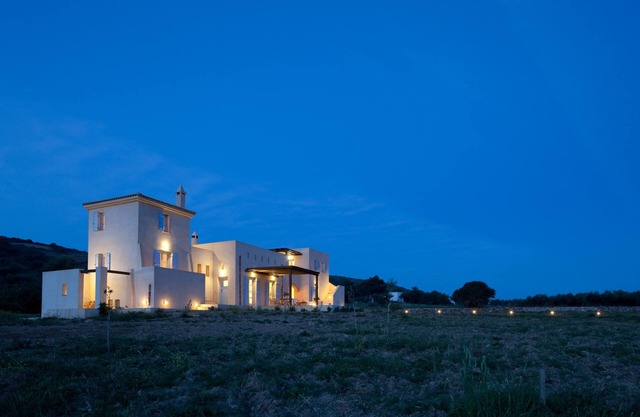 Family-friendly house for serenity near the beach