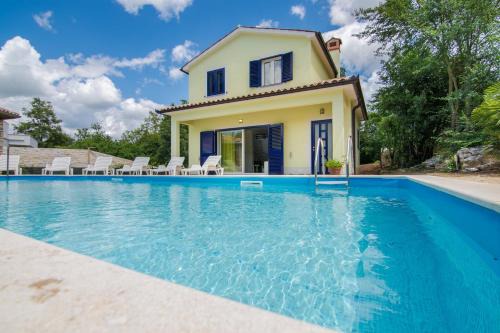 Holiday Swimming Krsan Vlasici Istria Sredisnja Istra 