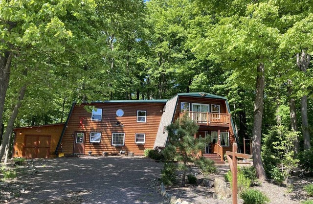 Family Friendly Mtn Escape w/Fire Pit, Surrounded by Forbes State Forest