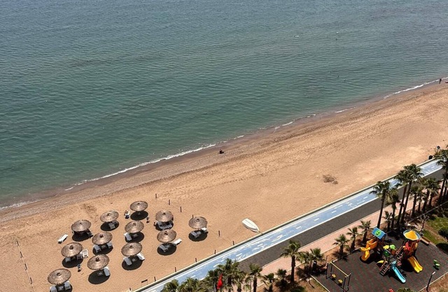 Family-Friendly Seafront 3BR Pool Aquapark & Sunset Views AC