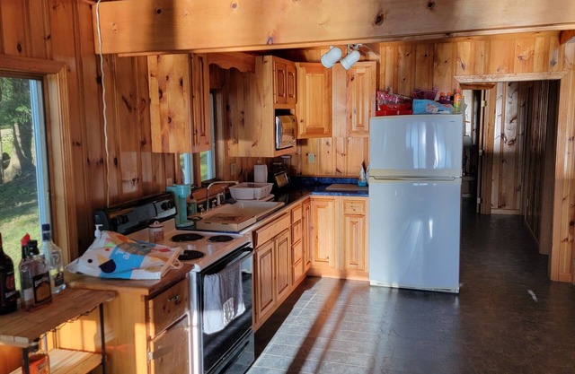 Family Friendly Waterfront Cottage