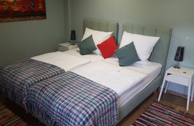 Family & Friends apartment with box-spring double beds in Obernburg am Main