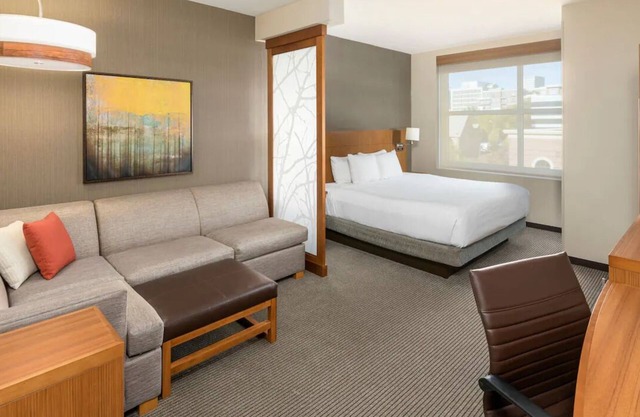 Family Getaway! 2 Queen Beds w/Indoor Pool and Gym Access, Downtown Views!