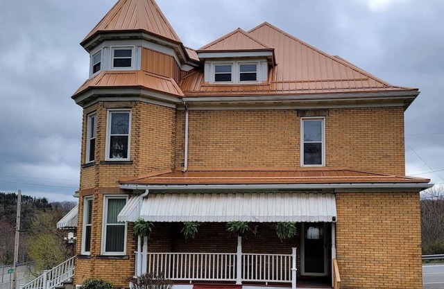 Family Home,6BR,sleeps14, nearby 2 biketrails.