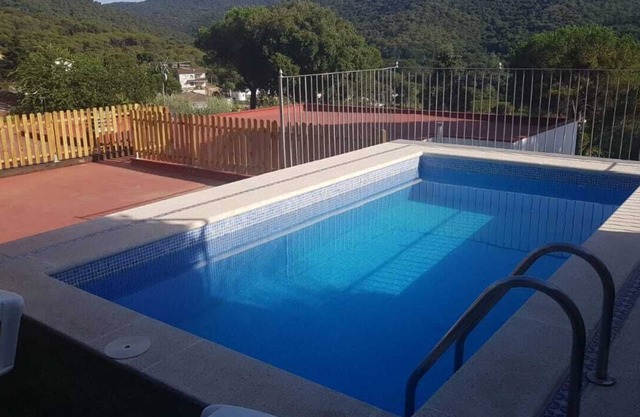 Family house with private pool and great views, for 10 people