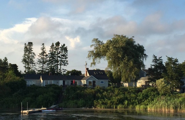 Family house on Ninigret Pond in Arnolda East