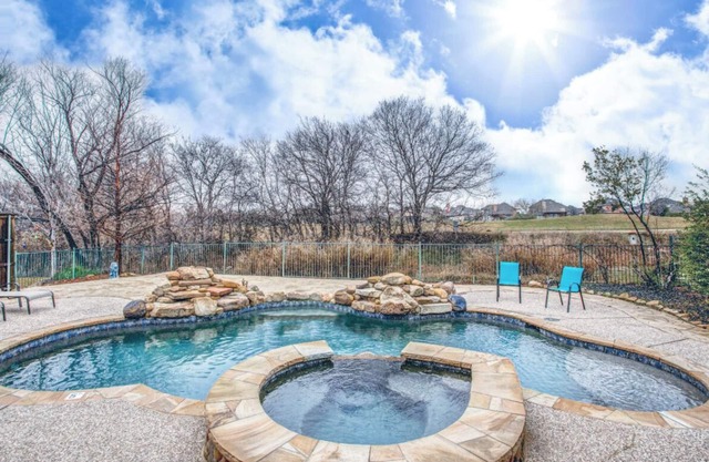 Family Resort with Pool, Spa, Theater, Game Room on Golf Course!