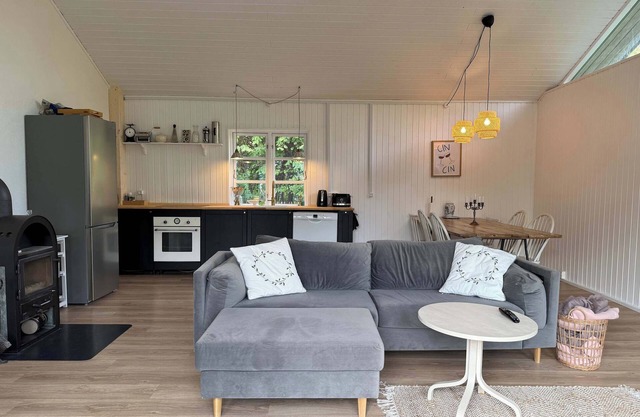 Family Vacation home 1 minute from Beach