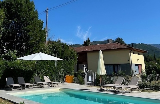 Family Villa in Barga with private pool, expansive terrace with stunning views.
