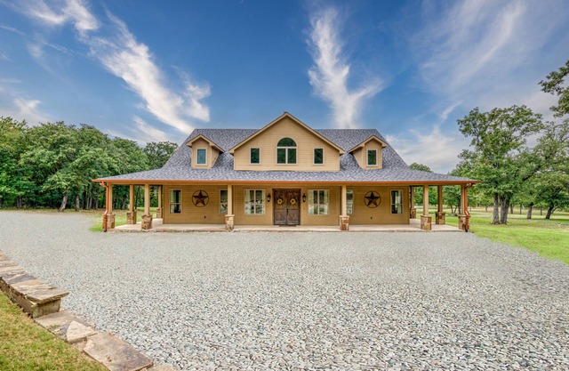 Fantastic home on 18 acres! Perfect for family getaways and corporate retreats.