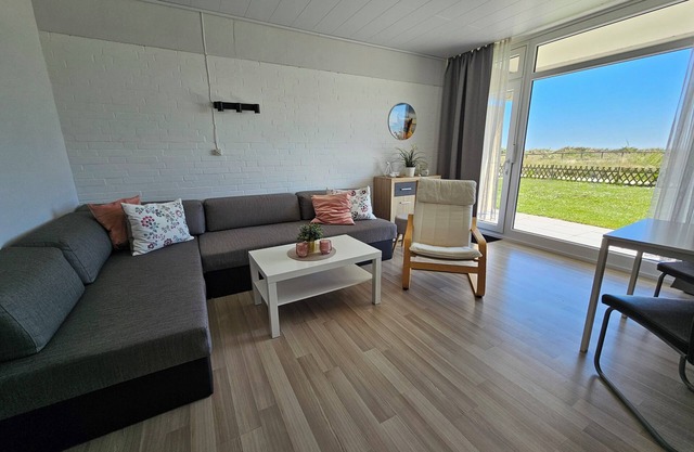 Fantastic location in 1st row to the sea