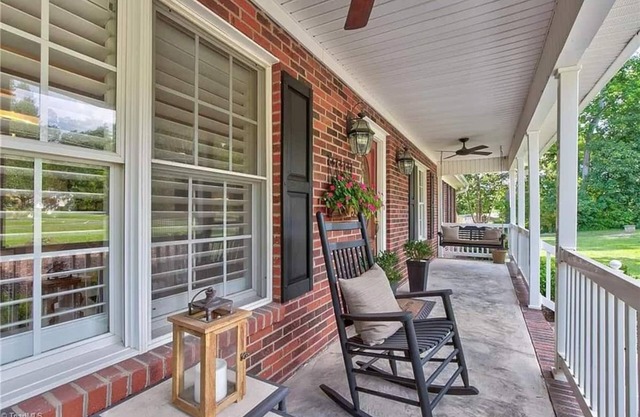 Fantastic residential home with big backyard