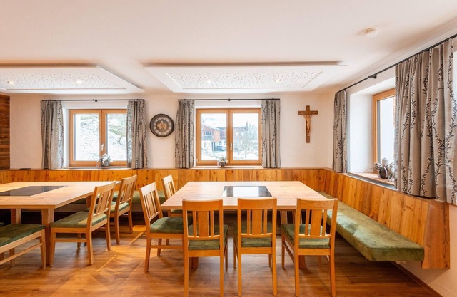 Farmhouse in Bramberg with Sauna & Ski Access