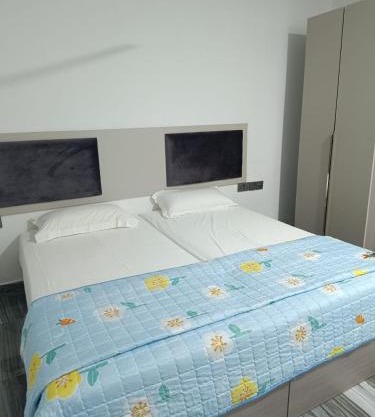 Feeali Buddies Inn