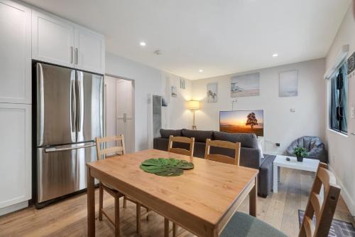 Feel At Home At A One Bedroom Apt 1 Block From The Beach