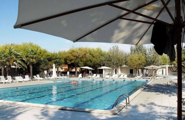 Feriendorf Stork Lodge Deluxe für 6 Personen