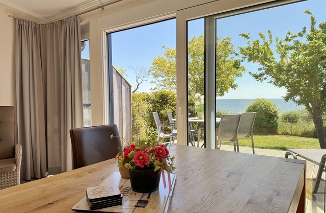 Ferienwohnung 03 mit Südterrasse und Meerblick - P: Zollhaus Klein Zicker - Exklusive Wohnungen mit