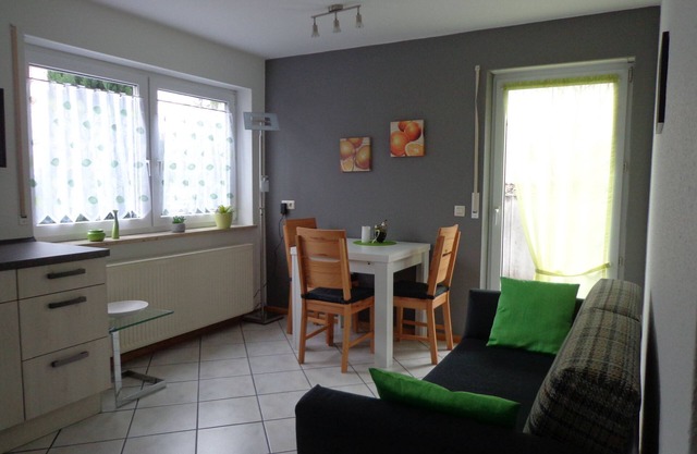 Ferienwohnung 2, 43qm, 1 Schlafzimmer, 1 Wohn-/Schlafzimmer, max. 3 Personen