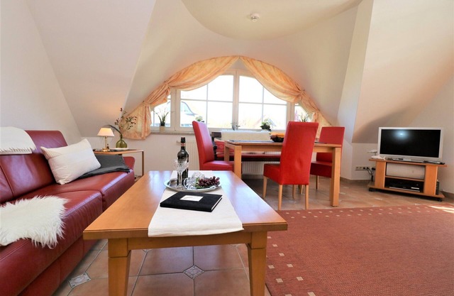 Ferienwohnung Unter Reet mit Balkon und Ostseeblick