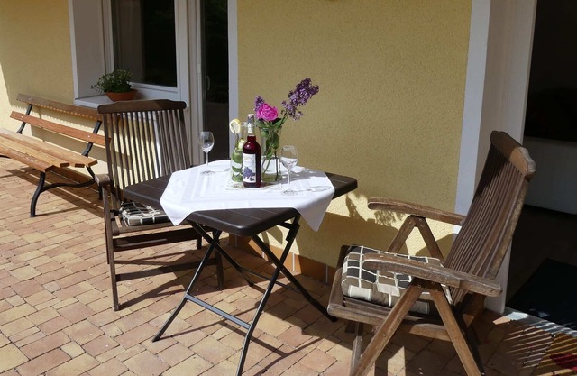 Ferienwohnung mit 75qm, 1 Schlafzimmer, Max. 2 Erwachsene und 1 Kleinkind