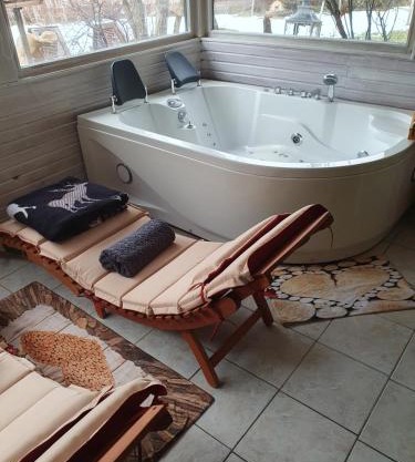 Ferienwohnung Tiroler Auszeit & Whirlpool