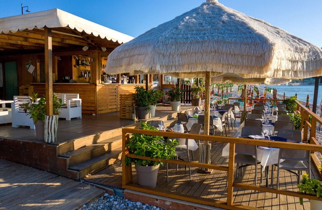 Ferienwohnung "ulivo" mit Pool und Privatstrand -1