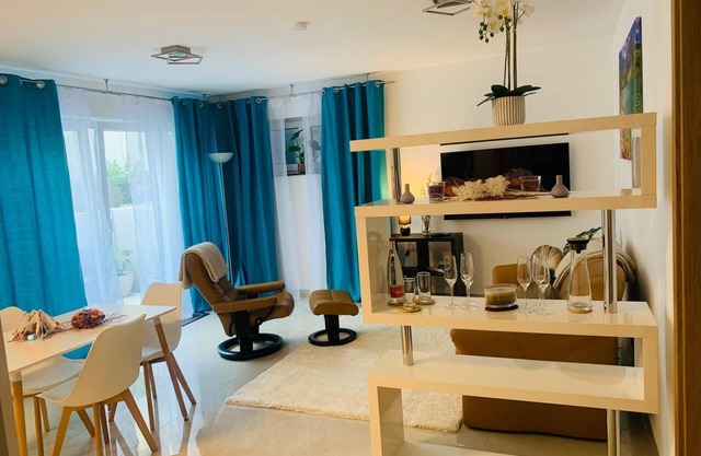 Ferienwohnung- Weinstadt UG