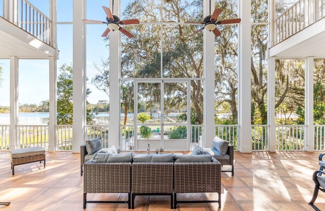 Fern Oak Estate: Waterfront near St Augustine FL Sleeps 32