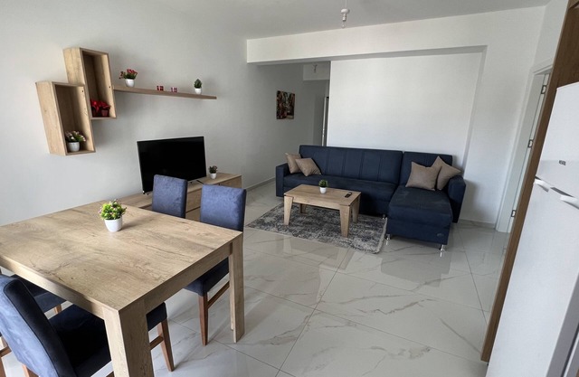 Feslikan 13- Cozy, Netflix Included, Central