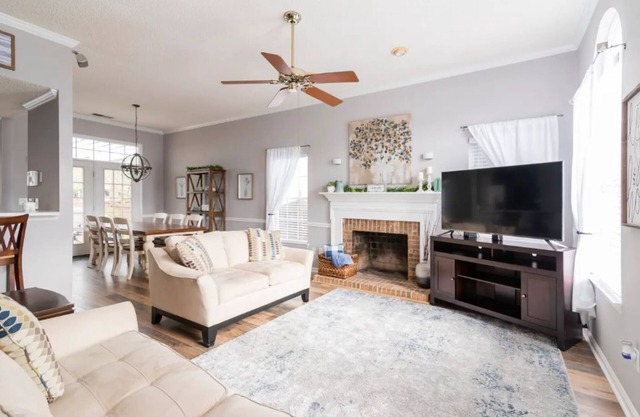 Few Mins to Ballantyne-Pet Friendly-1 Level Home-Private Plunge Pool in Backyard
