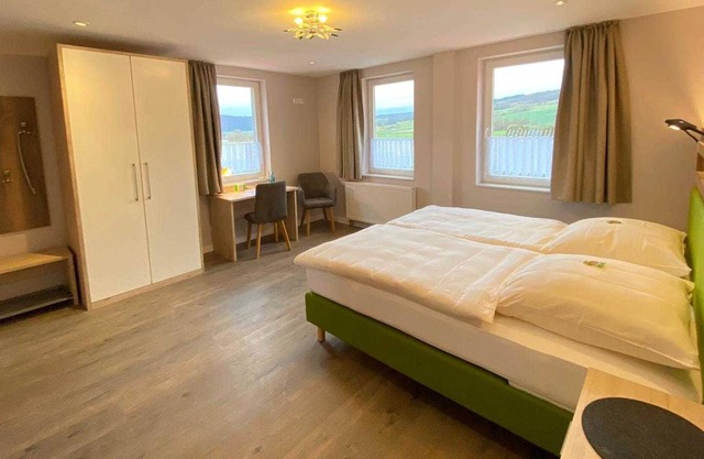 FeWo Reinhardswald for 2 guests - holiday apartments Gasthaus Zum Lindenwirt