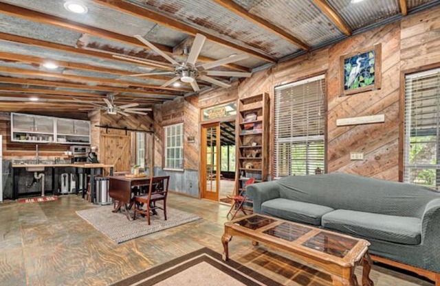 Fidler's Bend Green Cabin Riverfront Retreat
