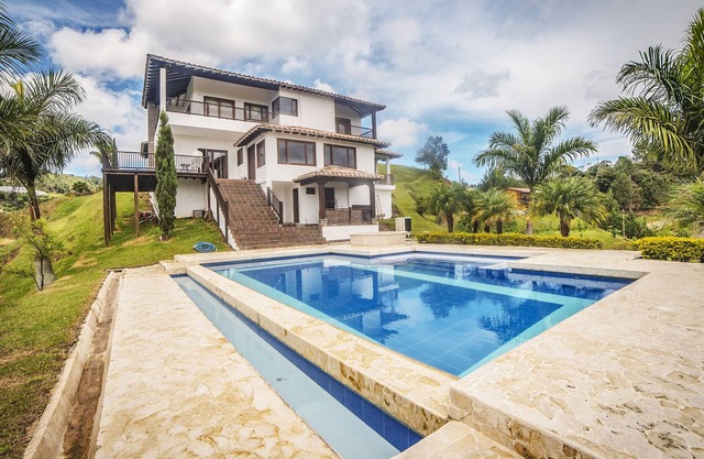 Finca on Lake Guatape with Infinity Pool & Jacuzzi