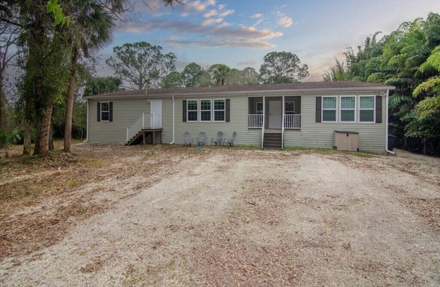 Fine Country Livin' on 5 Acres