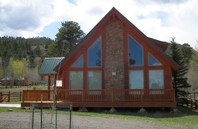 Fir Oasis Cozy Mountain Cabin