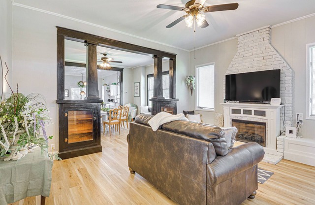 Fire Pit: Pet-Friendly Mt Vernon Gem!