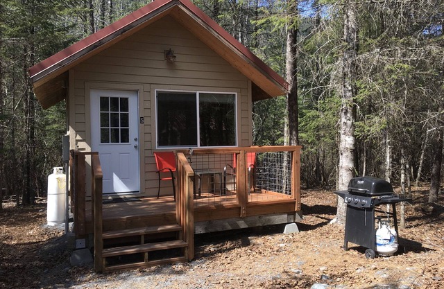 FireWeed Cabin5 W/Queen Bed