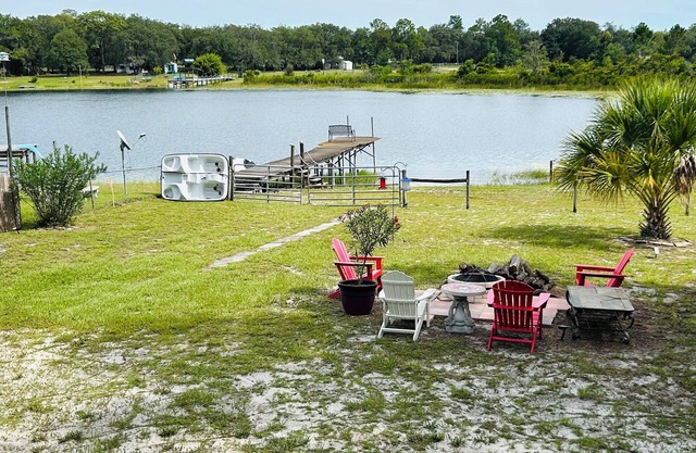 Fish from own dock or in Palatka, Visit Ocala National Forest, FU Gators 30+ min