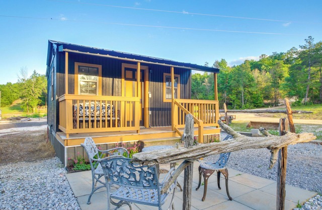 Fishing Ponds, Trails & River Access: Jay Studio!