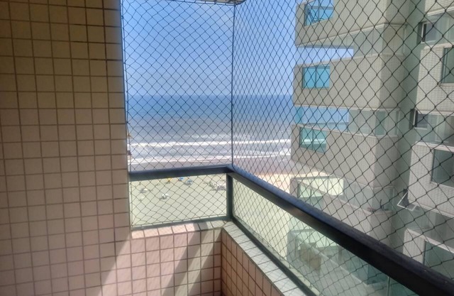 Fit HIGH STANDARD. Seafront building with sea view from the balcony