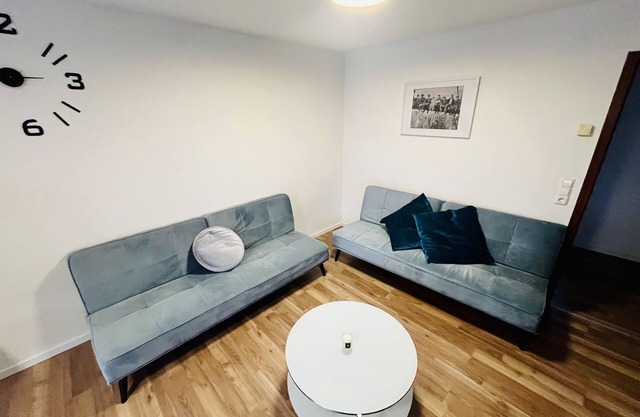 Fitters' apartment with 6 beds and garden