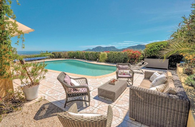 Five-Bedroom Holiday Home in Les Adrets d l´Esterel